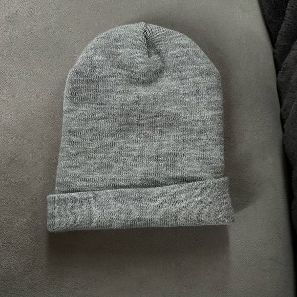 Primark gray beanie - Picture 1 of 3